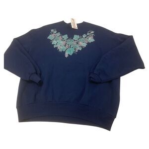 Vintage
Christmas Graphic Sweatshirt 